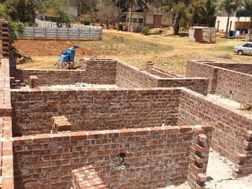 4 Bedroom Flat & Apartment