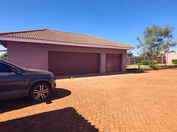 5 Bedroom House