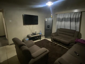 2 Bedroom Flat & Apartment