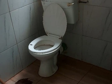 2 Bedroom Flat & Apartment