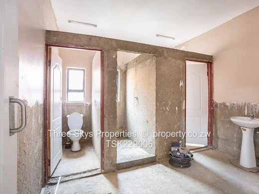 Tynwald South Commercial Property