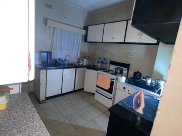 2 Bedroom Flat & Apartment