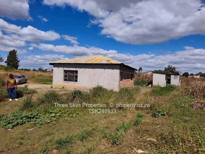 3 Bedroomed Cottage On 2000Sqm 