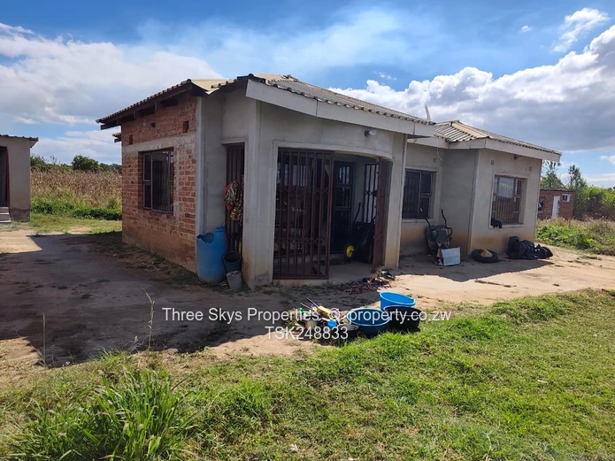 3 Bedroomed Cottage On 2000Sqm 