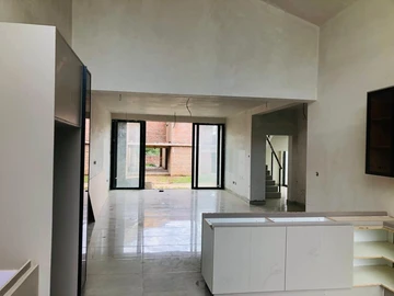 4 Bedroom Garden Flat