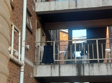 2 Bedroom Flat & Apartment