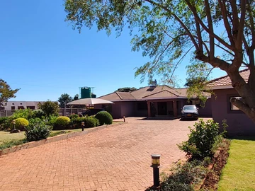 5 Bedroom House