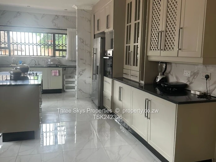 Very Neat And Modern House