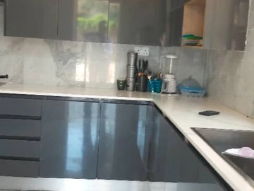 4 Bedroom Flat & Apartment