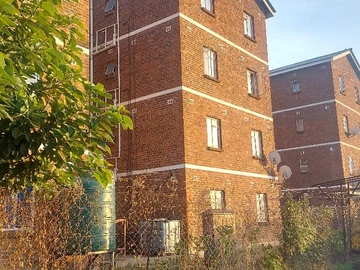 2 Bedroom Flat & Apartment