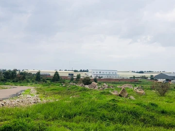Commercial & Industrial Land