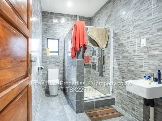 Tynwald South Commercial Property