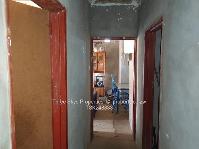 3 Bedroomed Cottage On 2000Sqm 