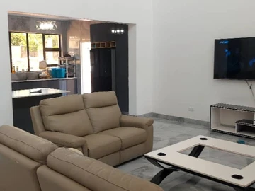 4 Bedroom Flat & Apartment