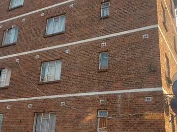 2 Bedroom Flat & Apartment