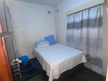 2 Bedroom Flat & Apartment