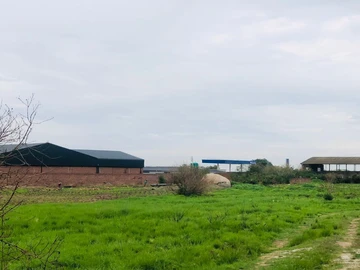 Commercial & Industrial Land